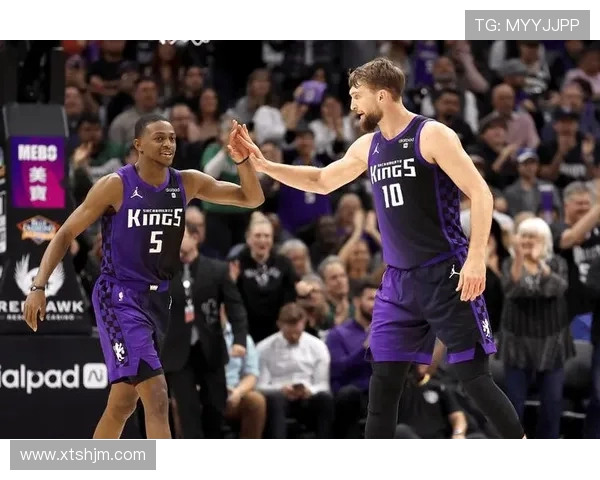 德阿隆福克斯引领国王队崛起展现超强实力与领袖风范 德阿隆福克斯引领国王队崛起展现超强实力与领袖风范