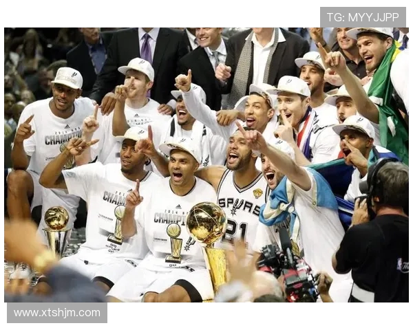 骑士队强势击败小牛队128比90展现出色团队配合与防守实力 骑士队强势击败小牛队128比90展现出色团队配合与防守实力